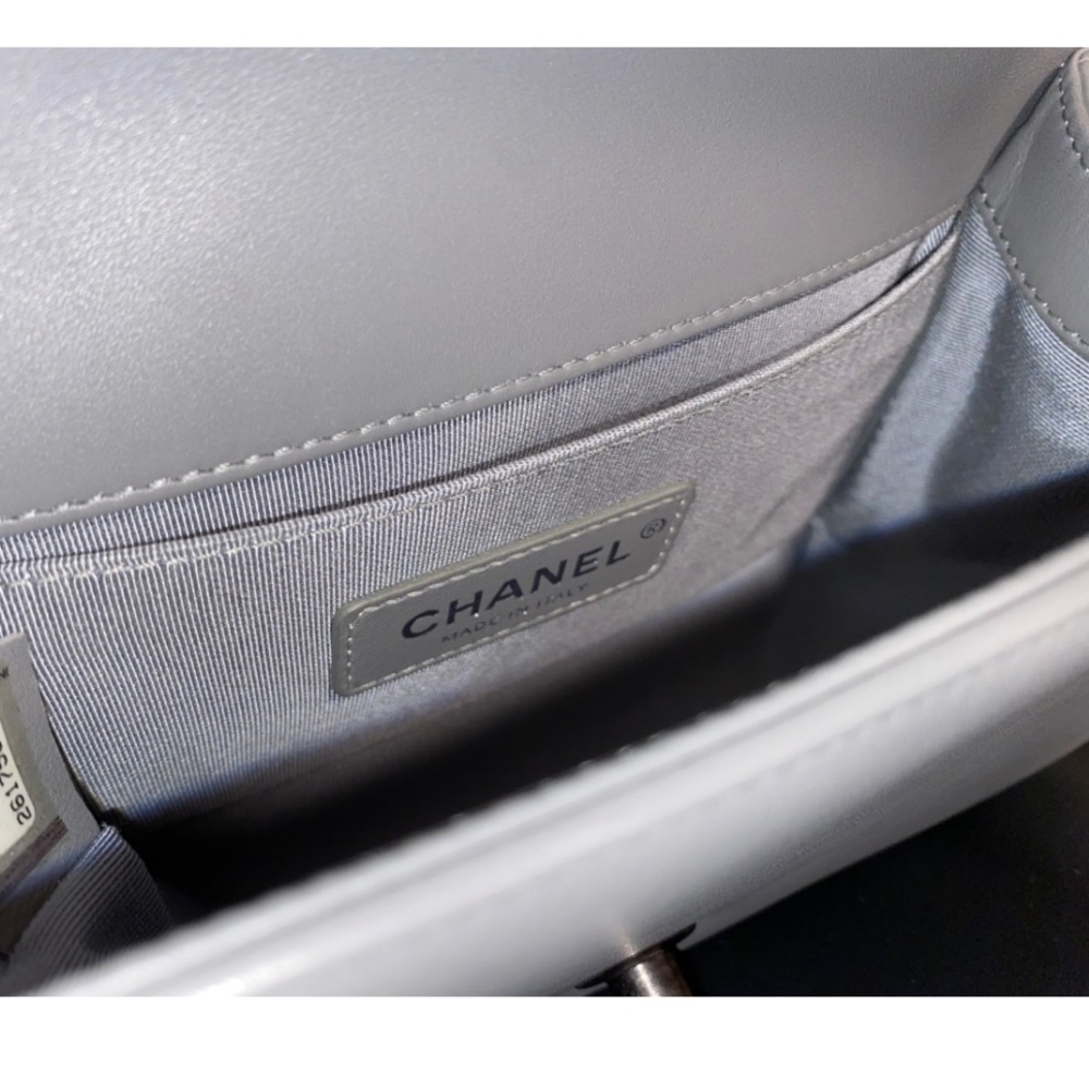 RARE CHANEL LE BOY BAG - Picture 6 of 16
